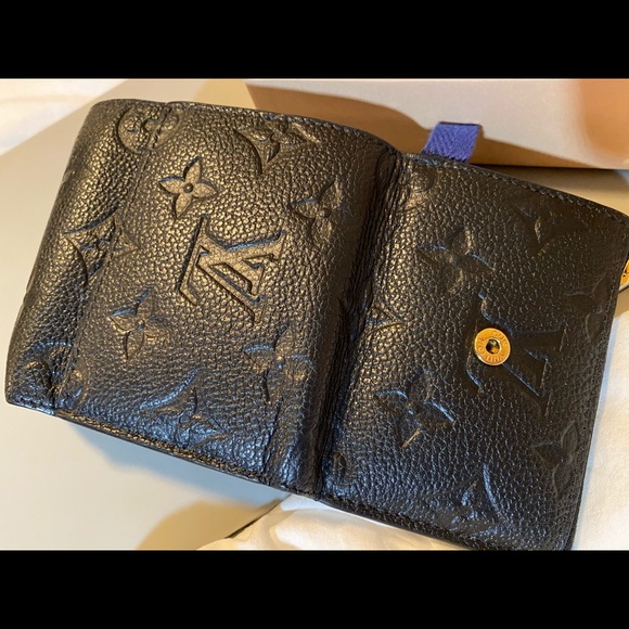 Louis Vuitton Black Zoe Wallet - Picture 4 of 4